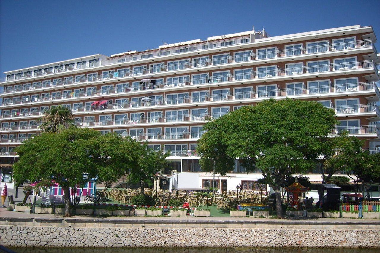 Apartamentos Playa Moreia S'Illot  Ngoại thất bức ảnh