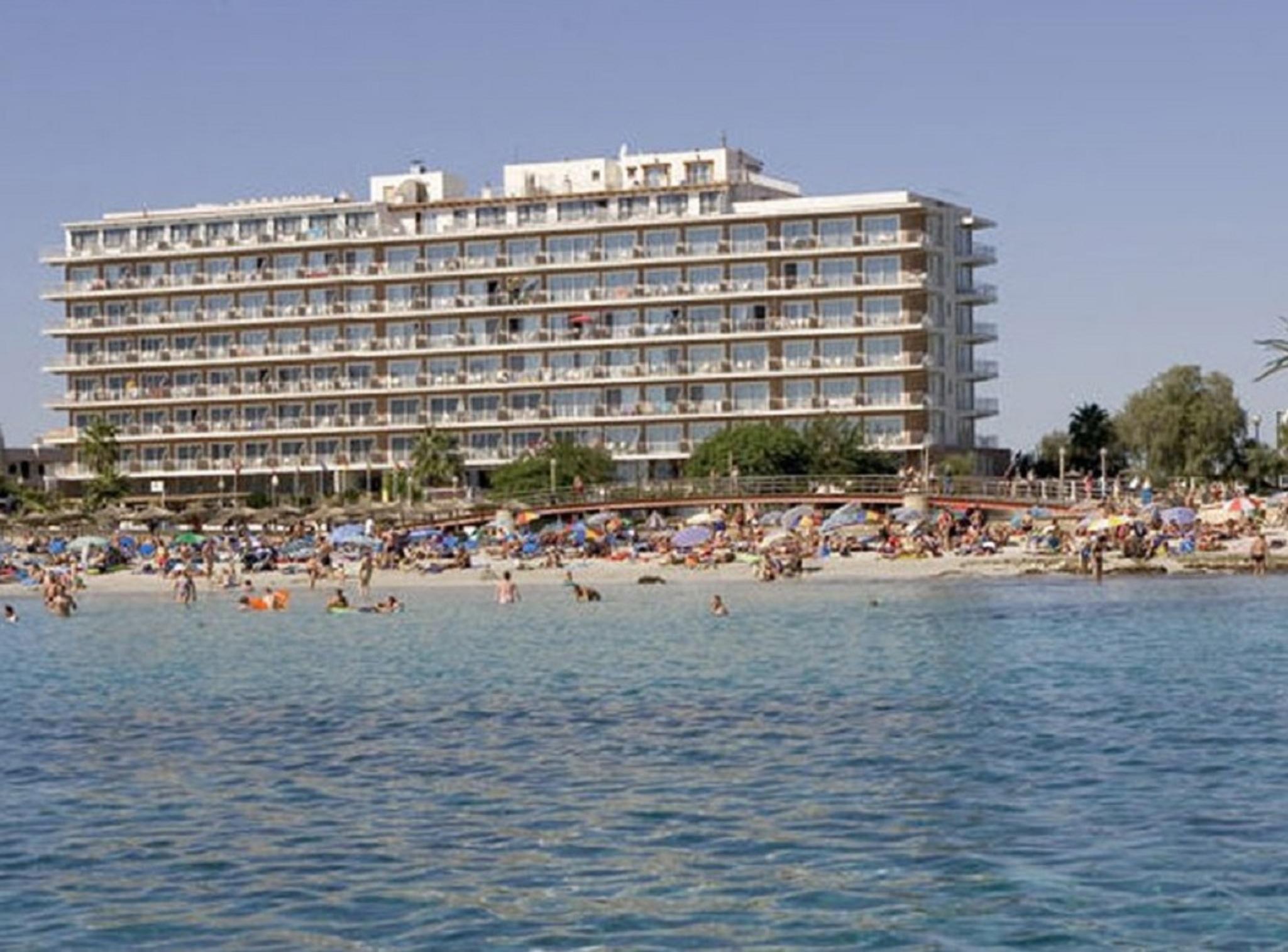 Apartamentos Playa Moreia S'Illot  Ngoại thất bức ảnh